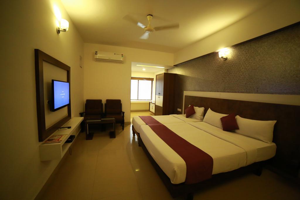 Qik Stay @ S.K. Continental Mysore Exterior foto